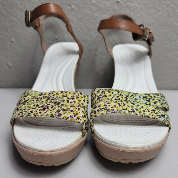 CROCS Leigh ll Ankle Strap Wedge Sandals Women's Size 9 - Picture 3 of 9